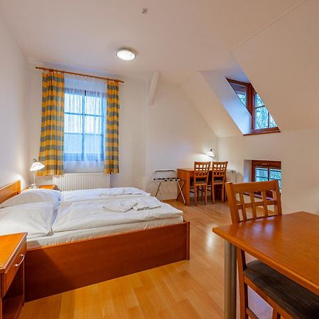 Mlyn Mitrovice Hotell Příbram Eksteriør bilde